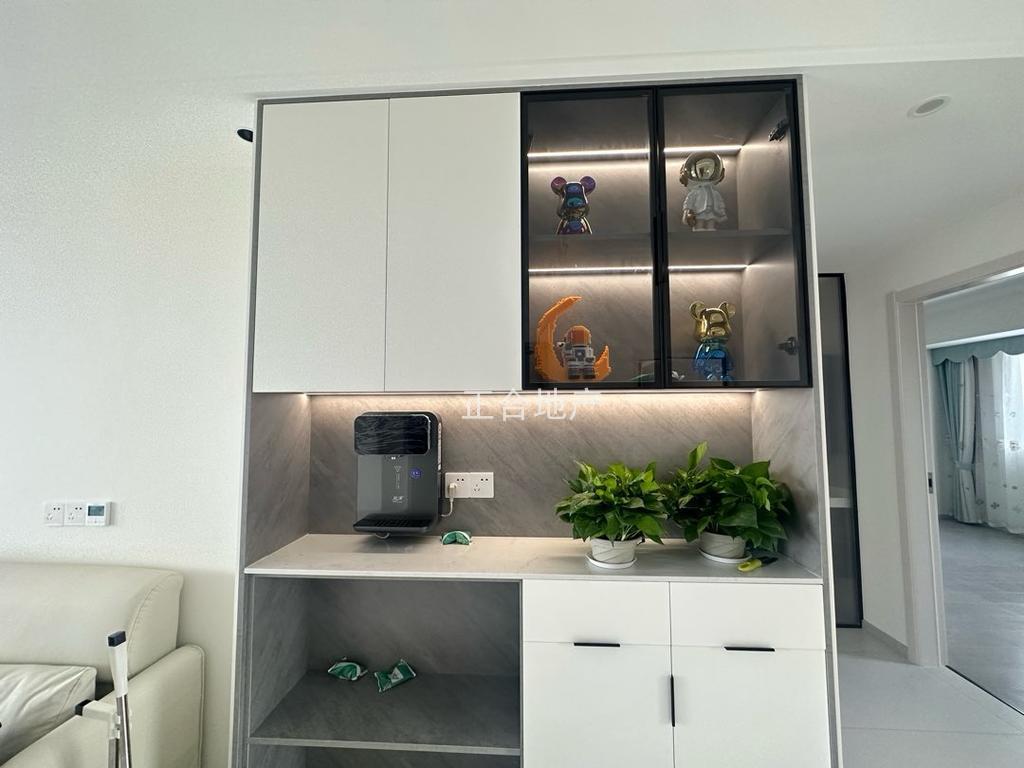 城西，业主怒亏近30万，精装三房两卫，电梯15楼，9.9成新，纯边户，仙桃二小，证件满二