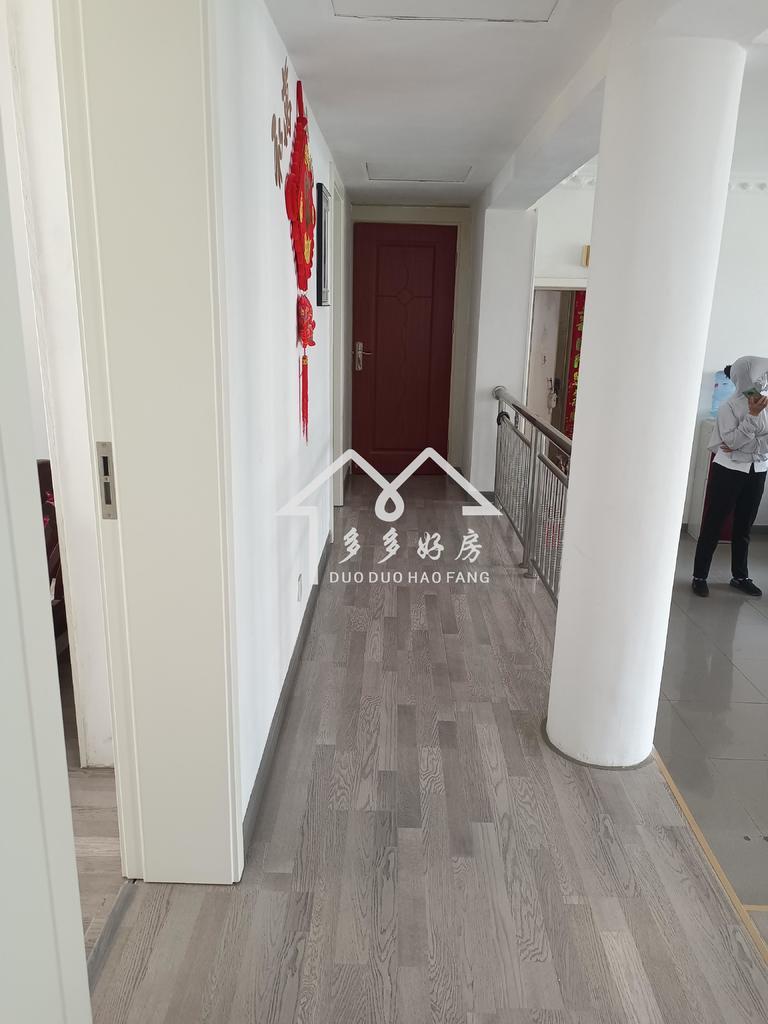 二小旁，好家育好孩，复州花园精装三房，成色新，保养好