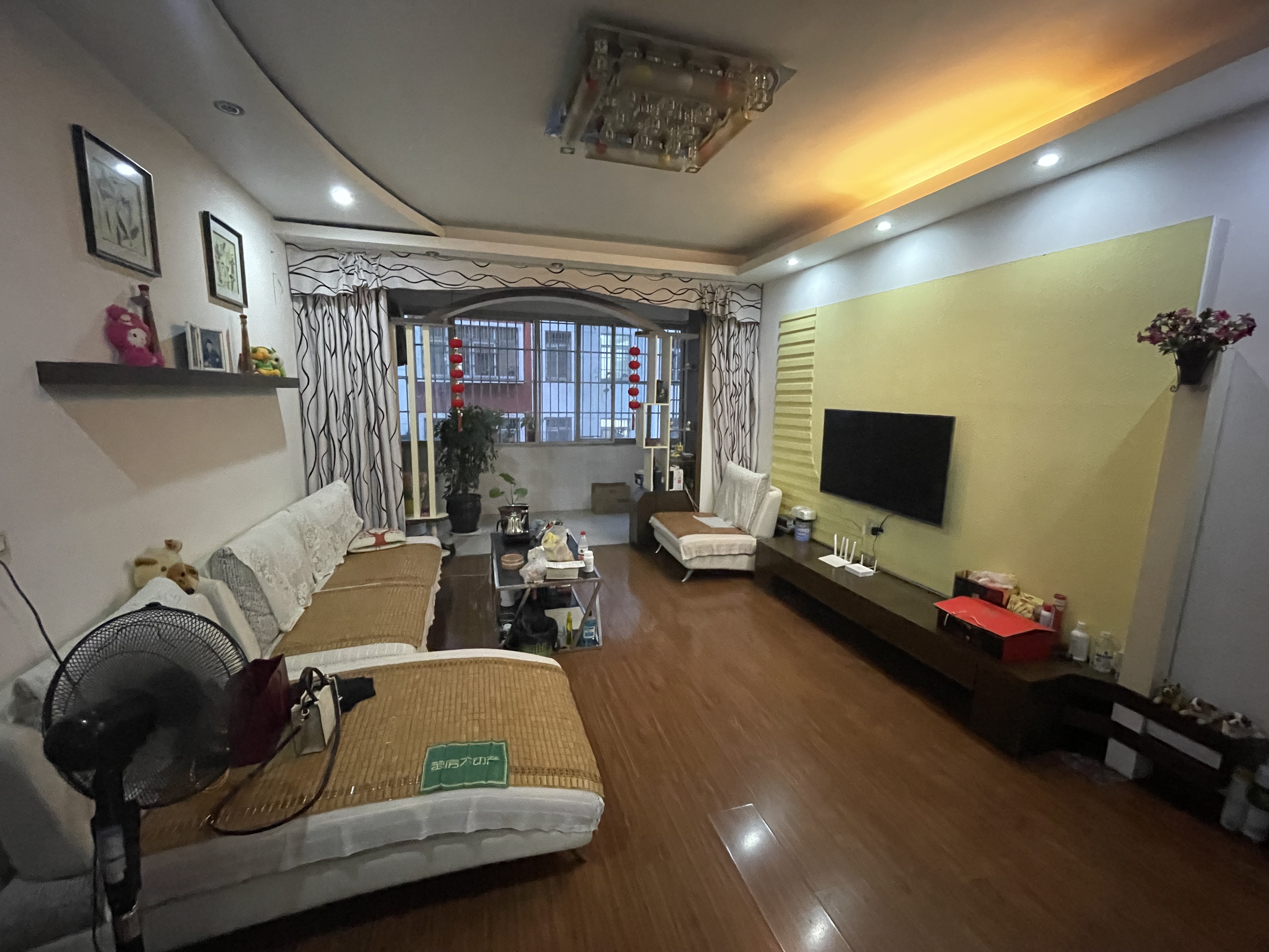 德美花苑   西桥附近  三房两卫  好楼层  菜场很近  生活便利