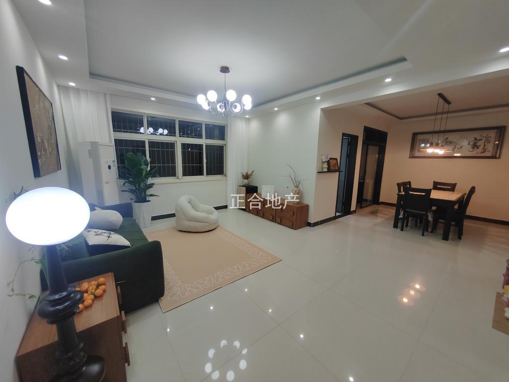 降价了，流潭公园对面，精装大三房二卫， 单价2970 ，南北通透，成色新，新八中 四中