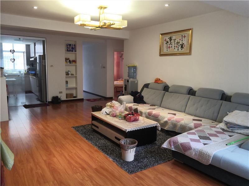 城南中心好地段 学校菜场都非常近 步梯好楼层，证满两年，看房方便