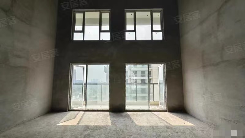 161，蓝天花园，大平层，南北通透， 160平带车位， 带6米高客厅，3阳台小洋房 ，一梯一户