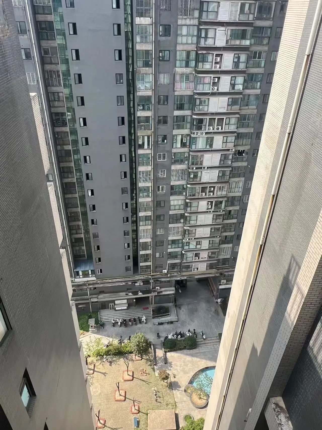 降价了，捡漏，武商附近，浅水湾，电梯小高层，单价3500，双阳台户型，老证，