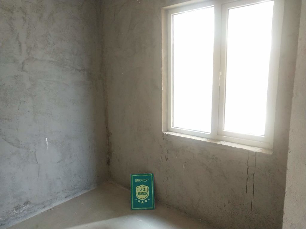 城南新区都市高尔夫毛坯四房两卫边户好楼层一手网签价格便宜非常优质 看房