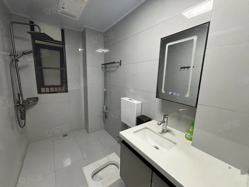 检漏，房东诚心出售，沔阳公园旁，城南天花板，望府，精装三房，全新装修