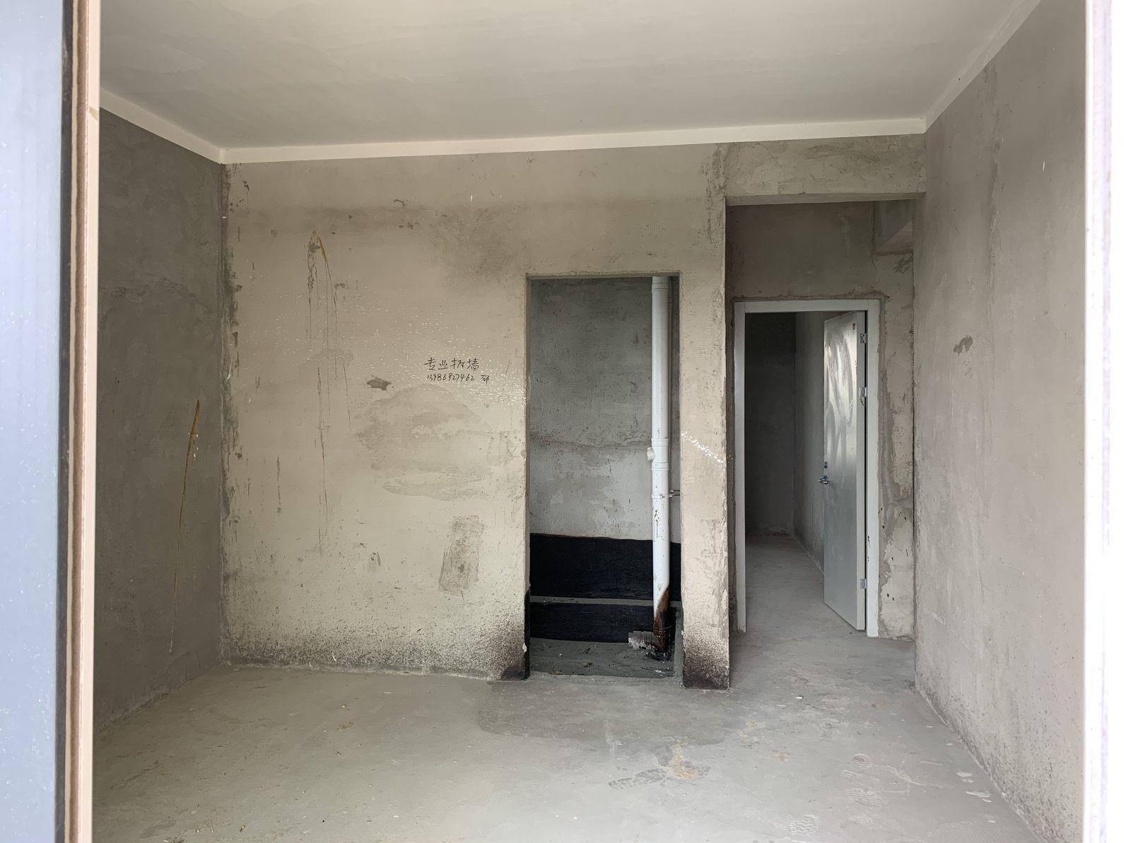 森林国际，毛坯大三房， 房