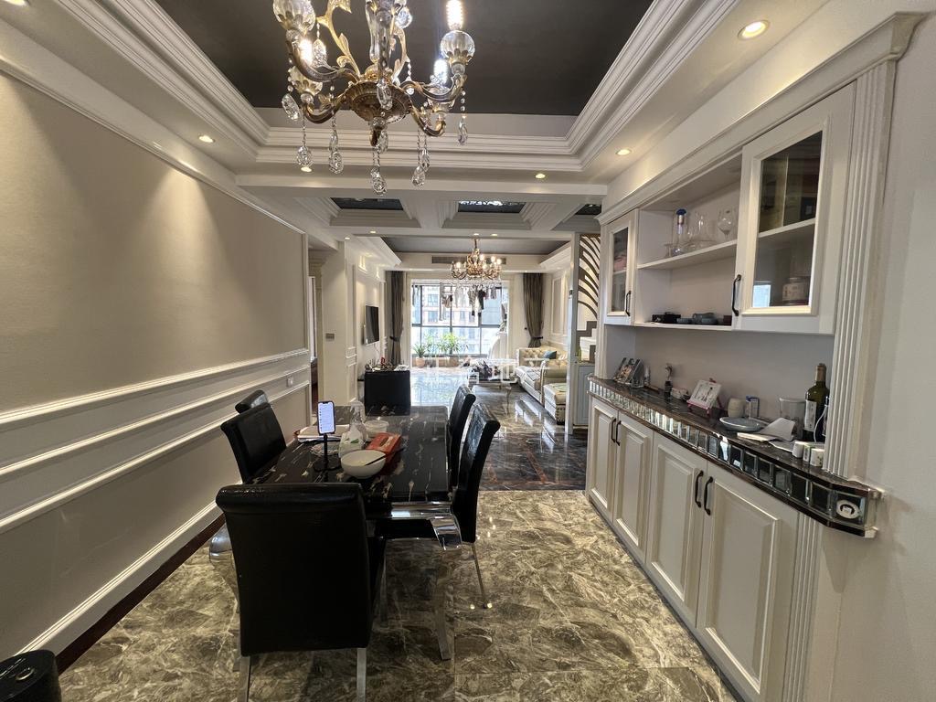 诚心出售，城南，御台公馆，中间好楼层，精装四房两卫，人车分流品质小区老证过户便宜