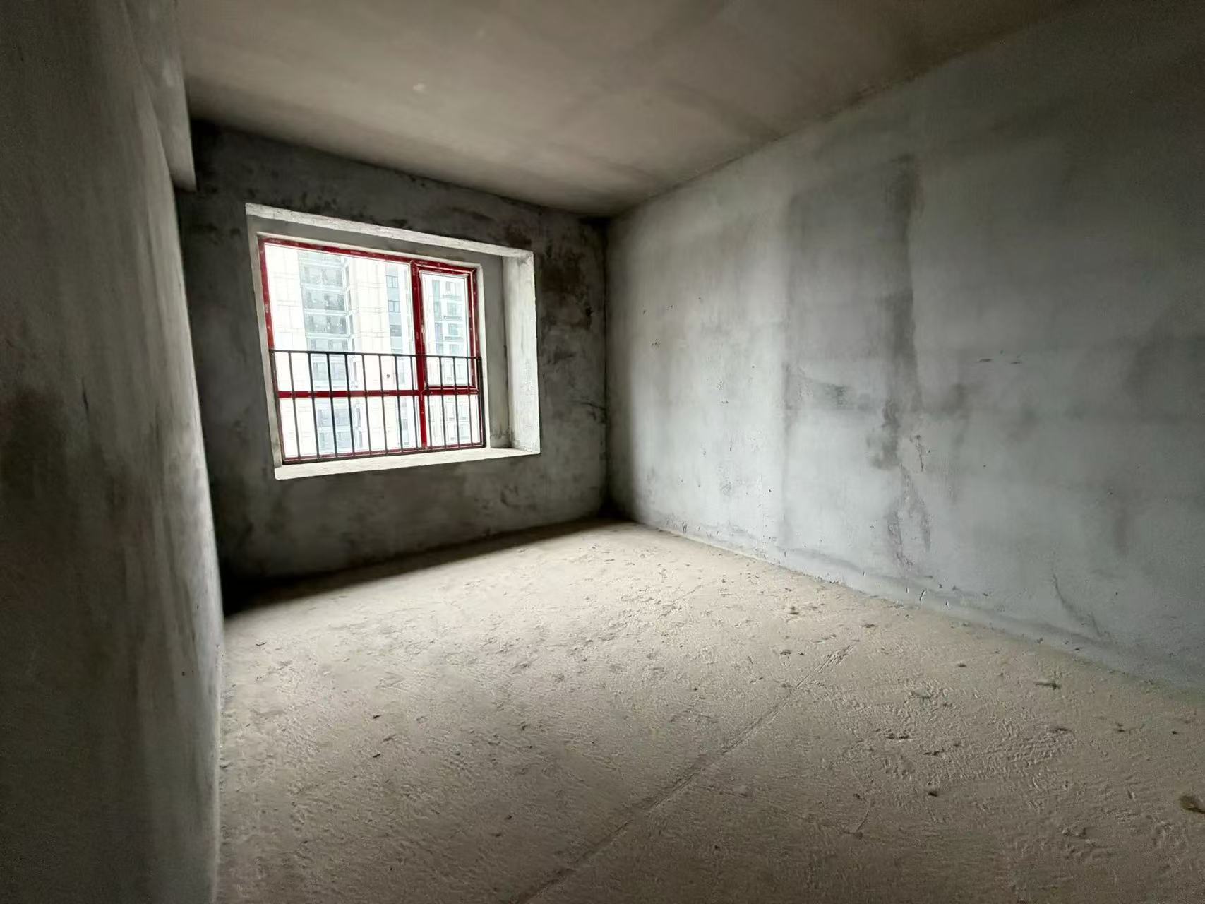 亏本处理，风和日丽，带车位，小区好位置，毛坯三房，好楼层，单价4千多，一口价51万，包过户