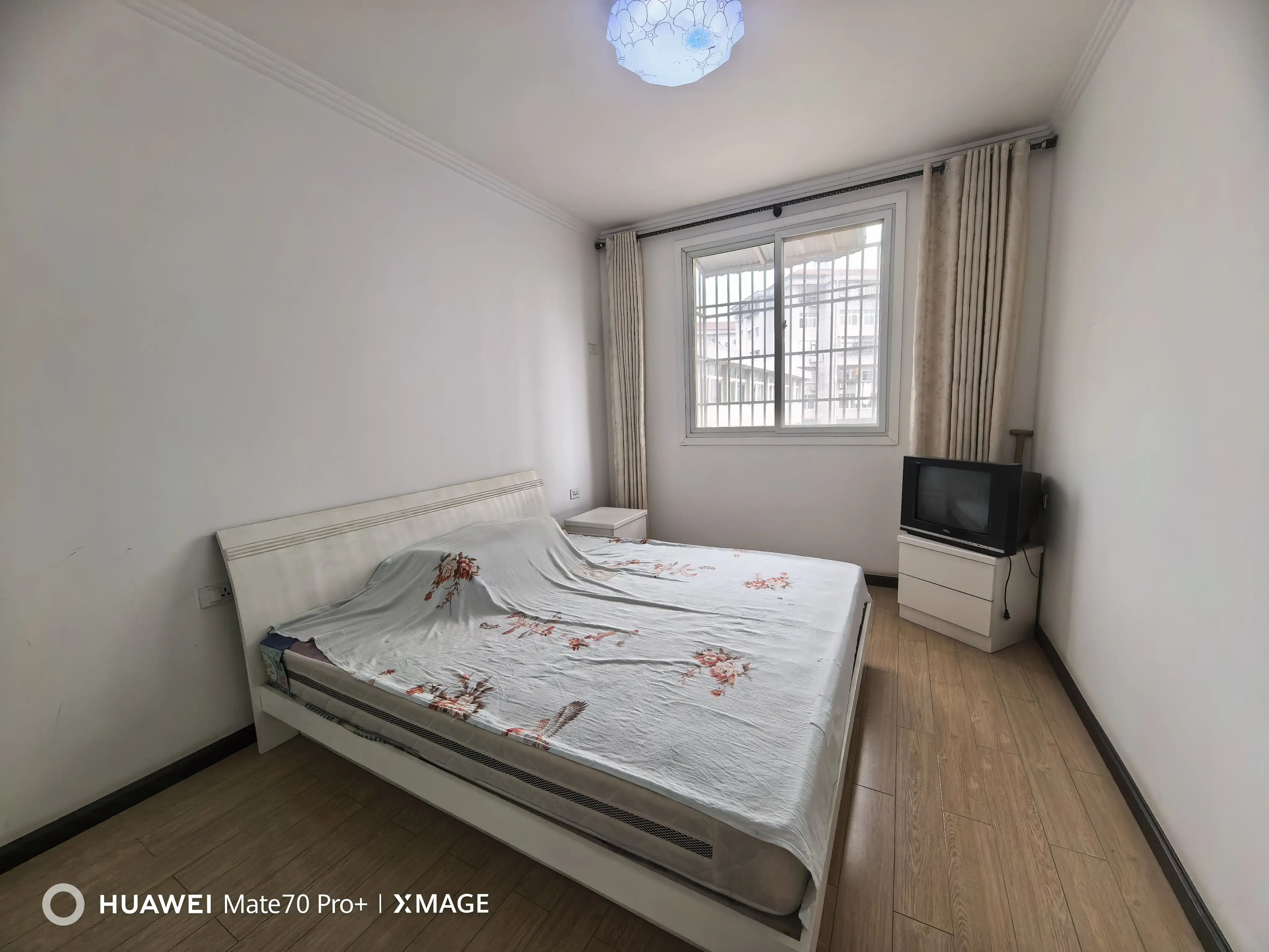 捡漏，步梯好楼层3楼，精装三房，采光好，证满二