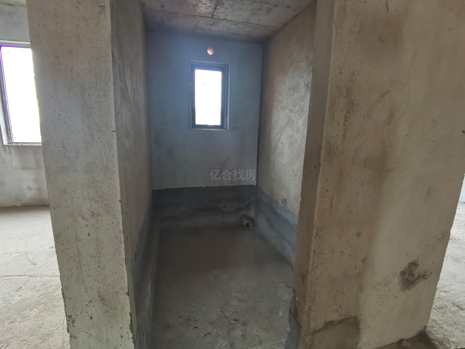 业主诚心出售，环球忠心，电梯好楼层，三开间朝南