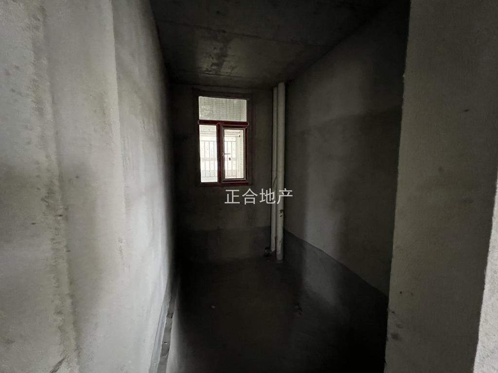 沔阳公馆毛坯三房二卫中间好楼层满二