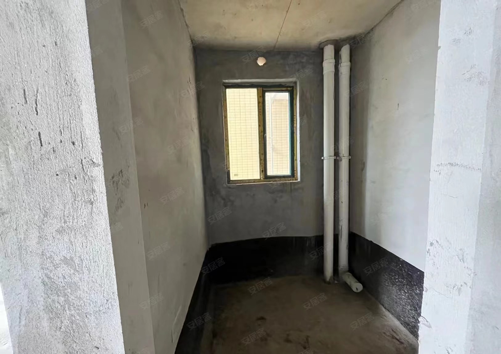 56，秒，城南，小高层一梯一户，三开间朝南，户型好，证满二