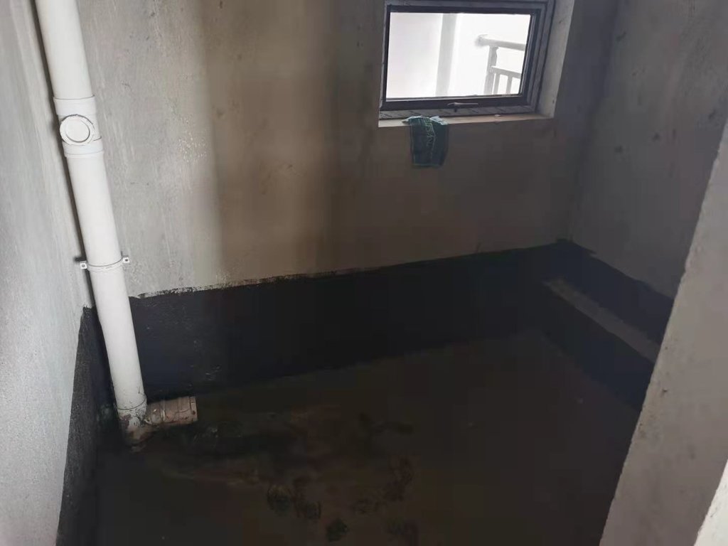 金域城邦毛坯小三房户型方正采光好