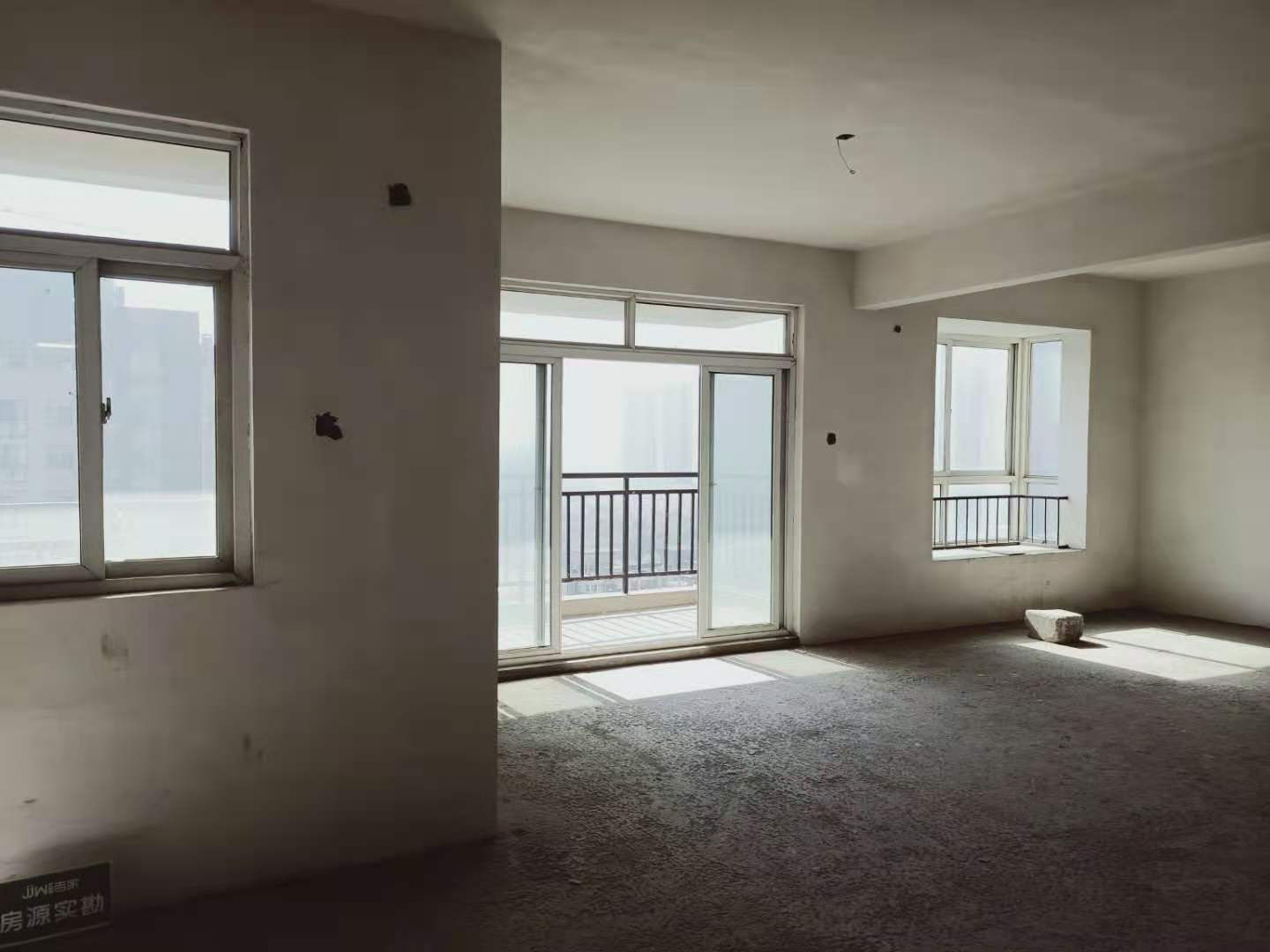 城西仙桃 旁边电梯中层户型好楼层好单价低