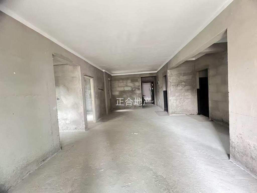 捡漏，城南，森林国际，毛坯三房，单价4700，电梯好楼层20楼，证满二