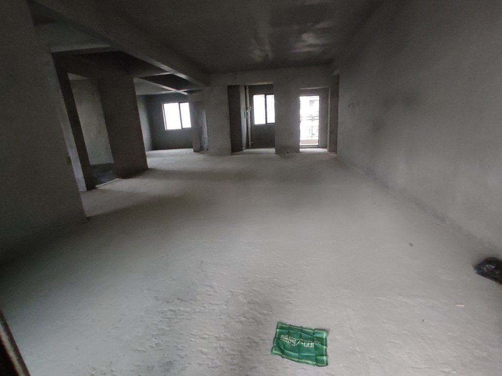 荣怀极地世家.毛坯四房.送路户花园.看房方便