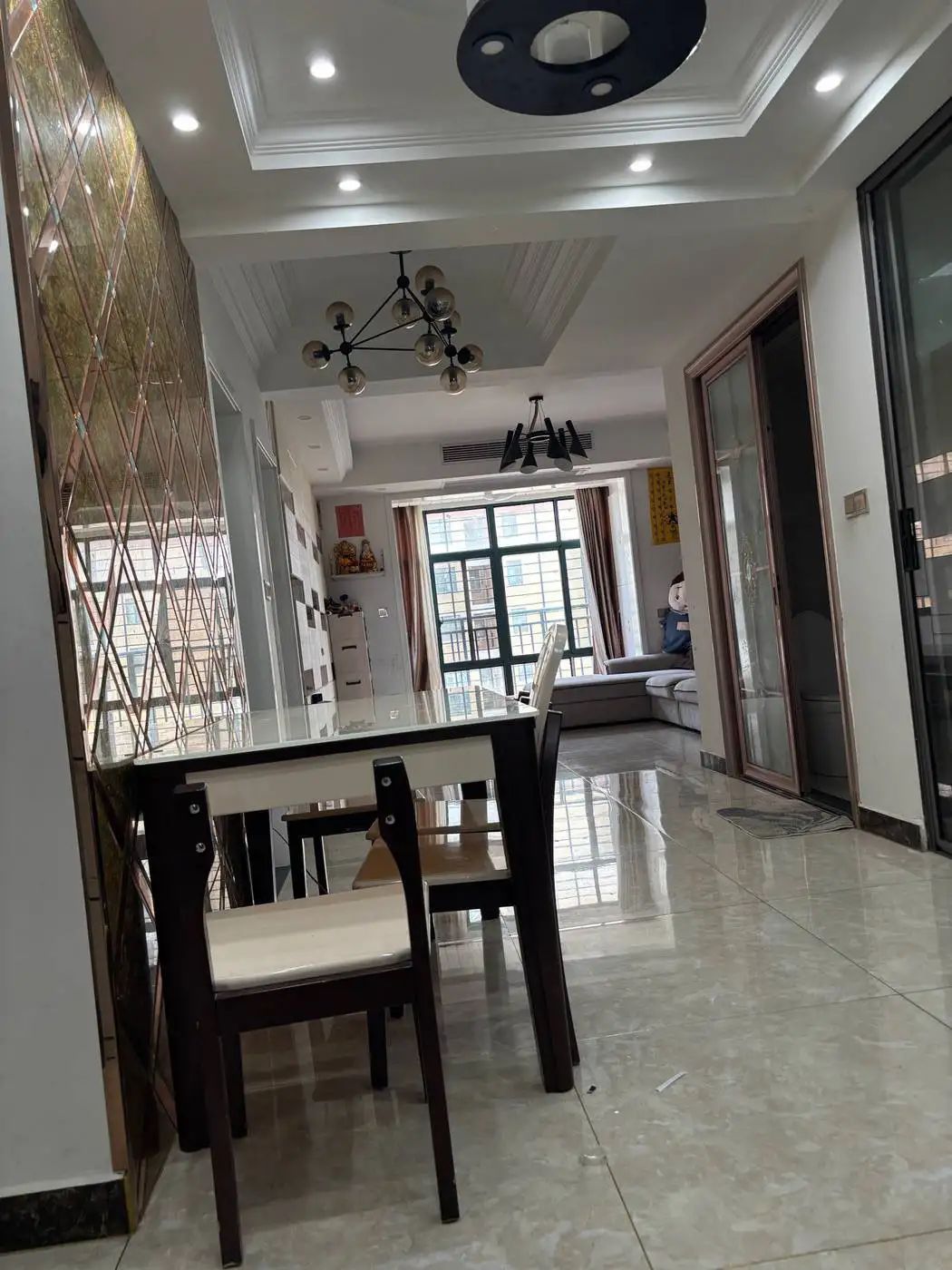 捡漏，城南，新城一号，电梯19楼，直接拎包入住，楼下实验三小，老证