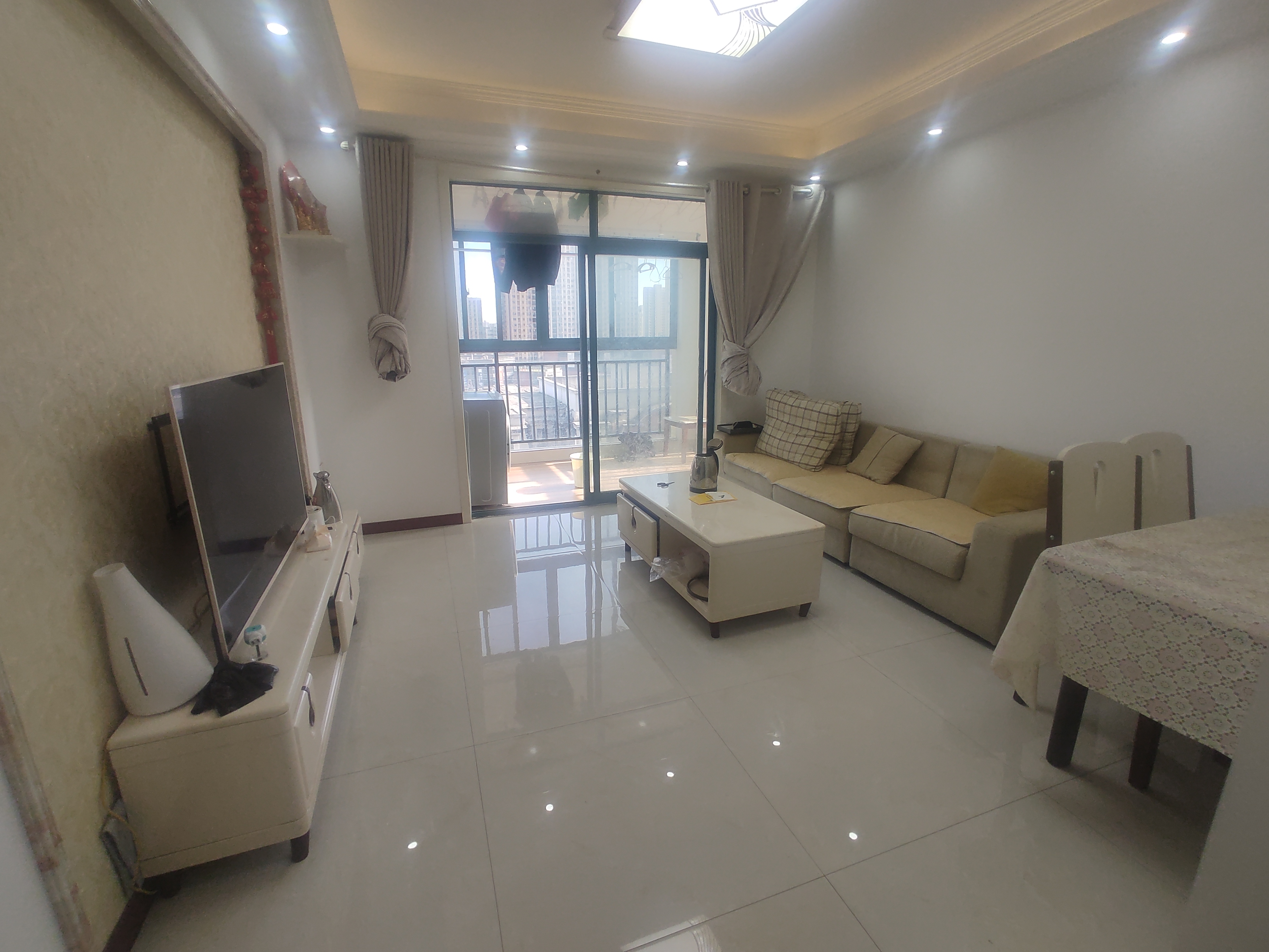 新城一号新街 精装大两房 诚意出租