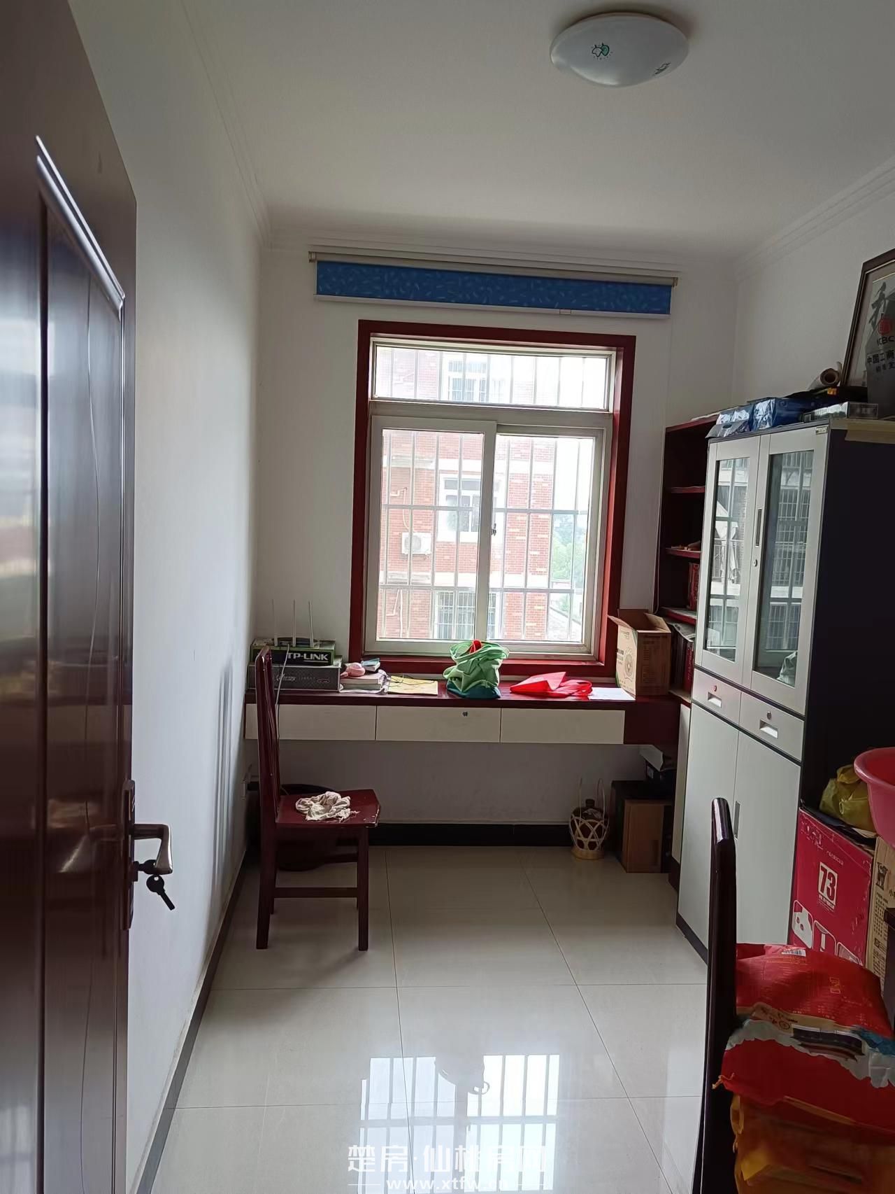 仙桃中学新校区、仙桃二中新校区旁，绿湾社区4室2厅2卫150平，南北通透，毛坯价出售，拎包入住