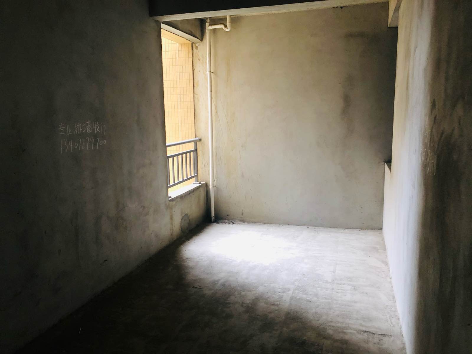 沔阳小学旁颐和公馆，经典小三房，电梯好楼层，看房有钥匙