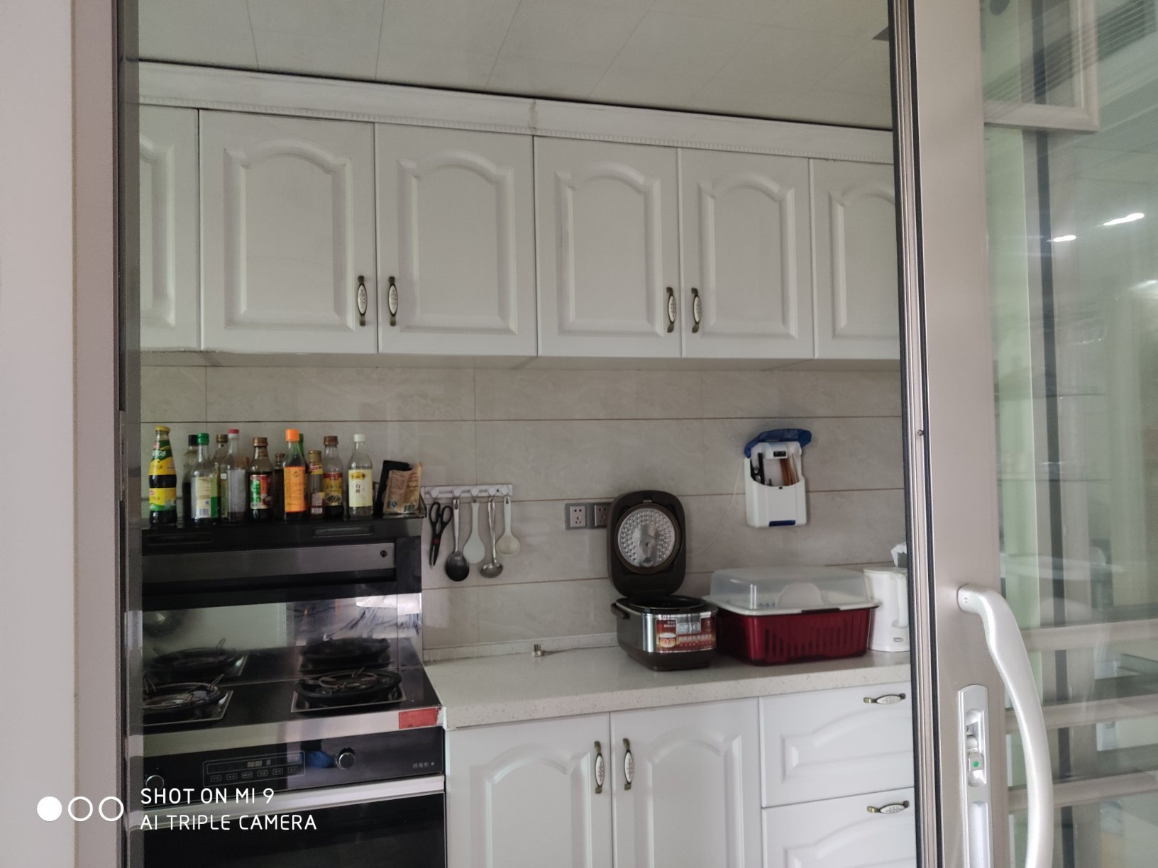 青青家园豪装三房，全屋中央空调品牌家电全送。