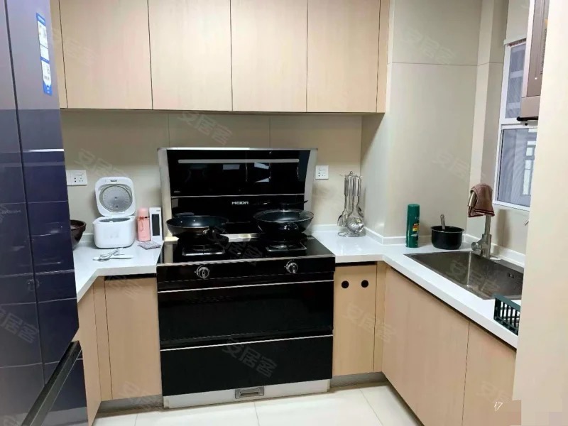 404，蓝天新城，人车分流小区，精装3房2厅2卫，满二，好楼层