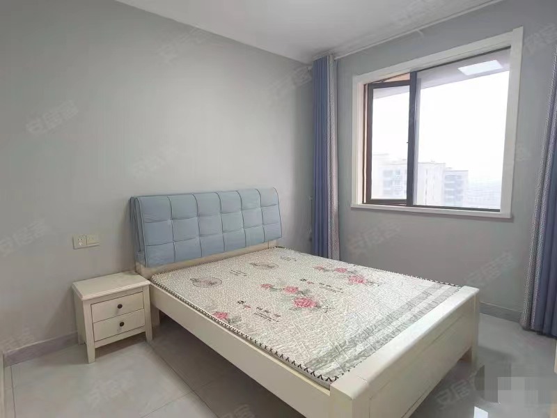 240，荣怀，精装两房，精装9成新，41个比毛坯都便宜，好楼层，证满二