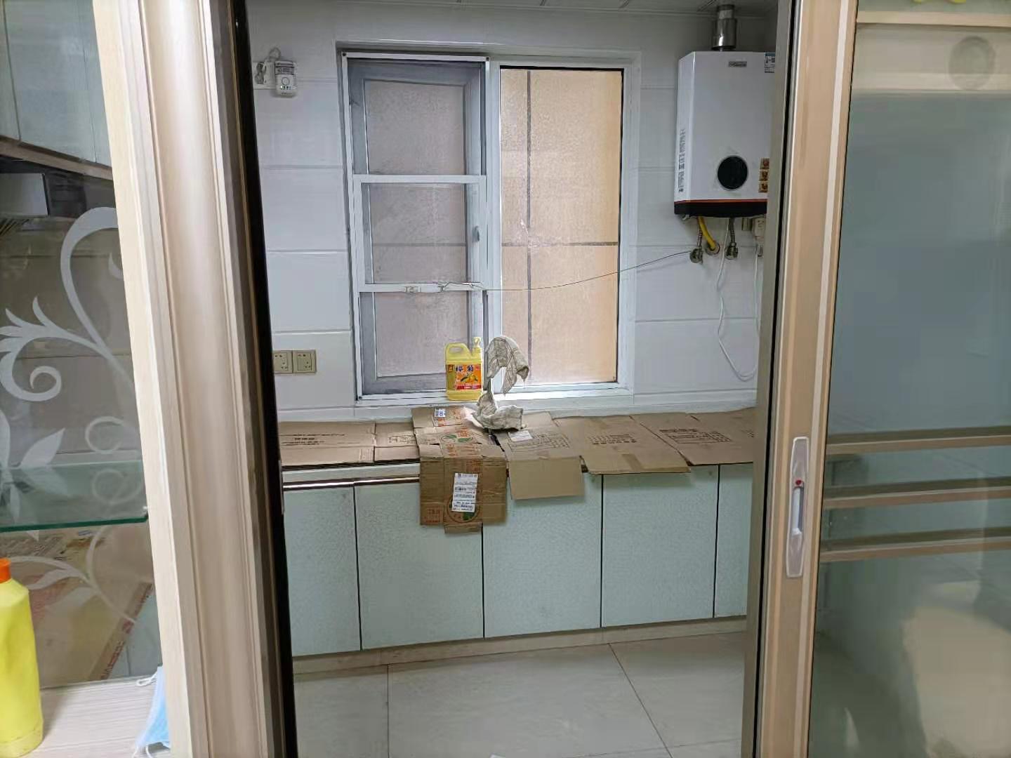 元泰未来城，精装修一天未住，本来是给儿子装婚房的，在武汉买了