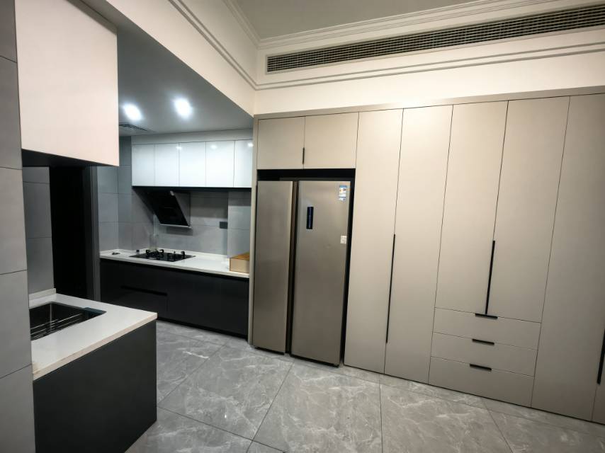 皇朝旁，新农贸，风和日丽边中和公寓