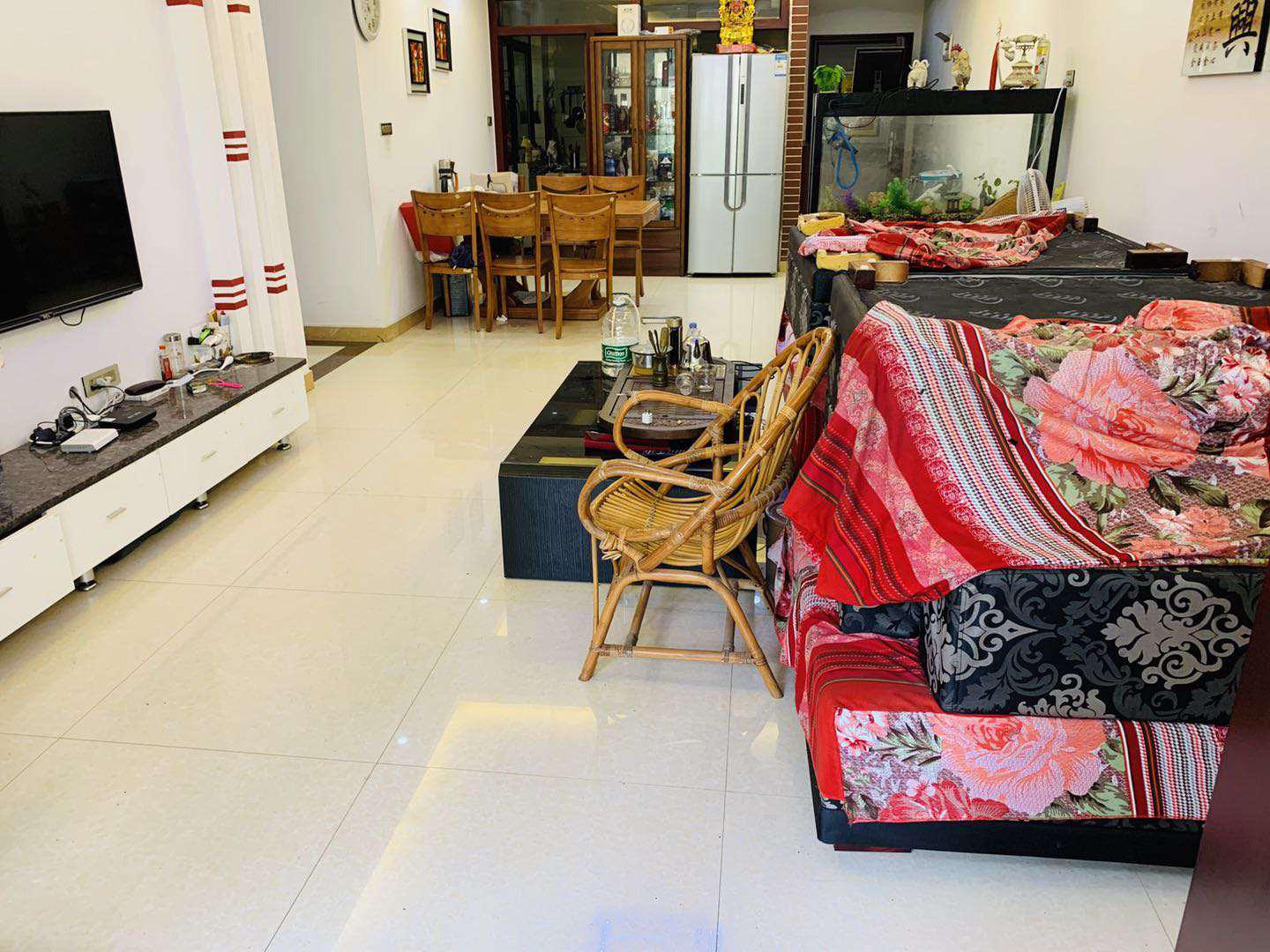 新城一号精装三房，120平 ，92万 ，满2