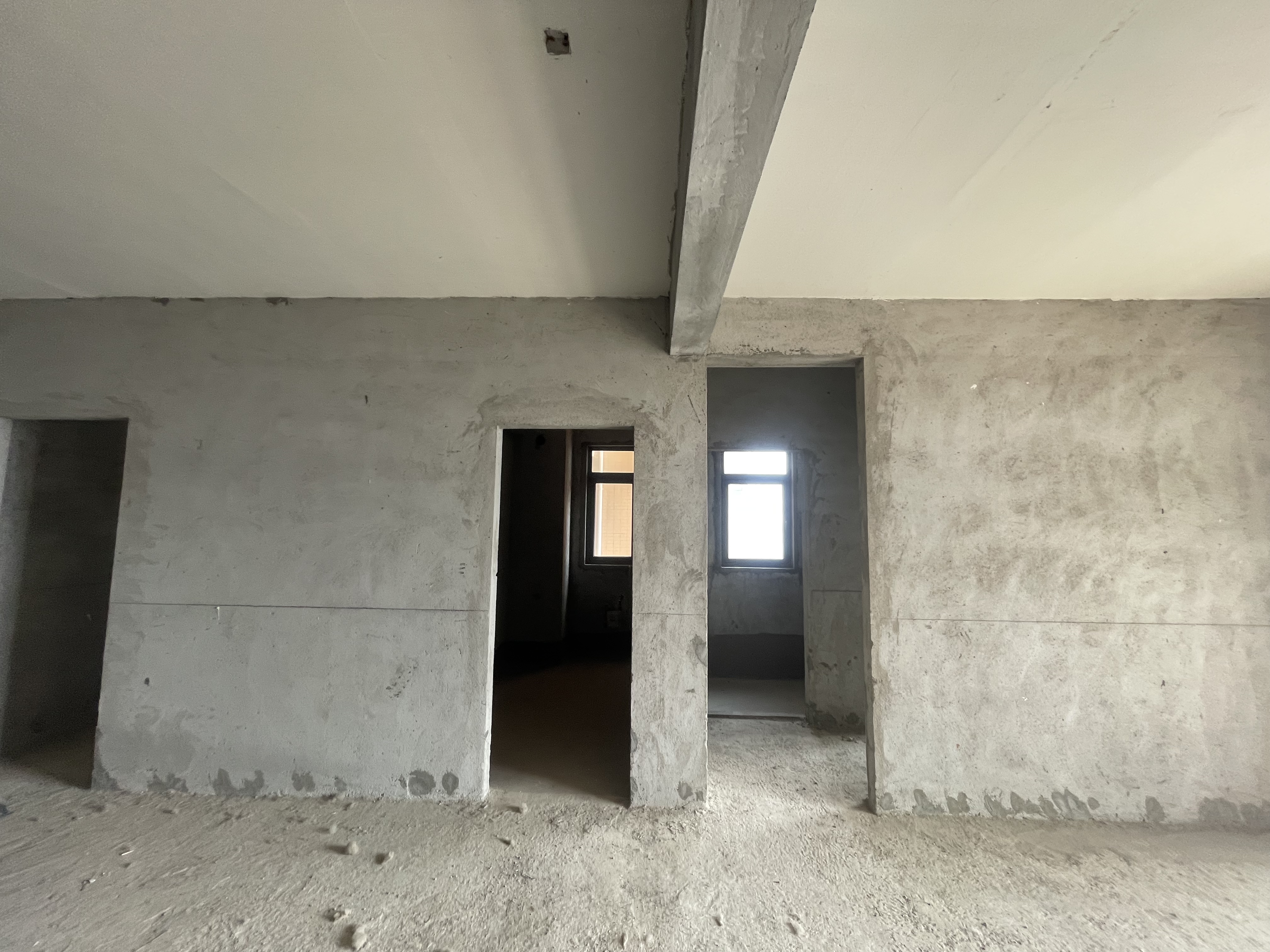 紫润尚城.毛坯大两房.户型方正.采光.视野好.看房方便.比新房价都低