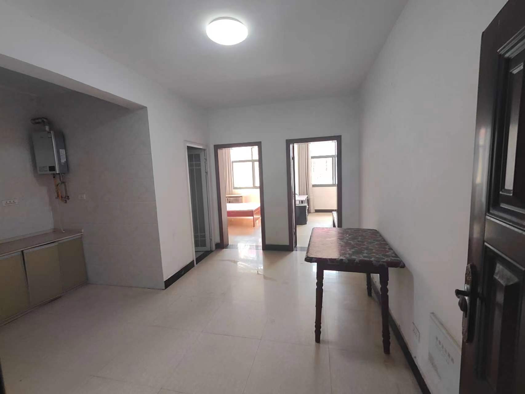 两室一厅才600，明珠酒店对面好屋来了，快点来看屋