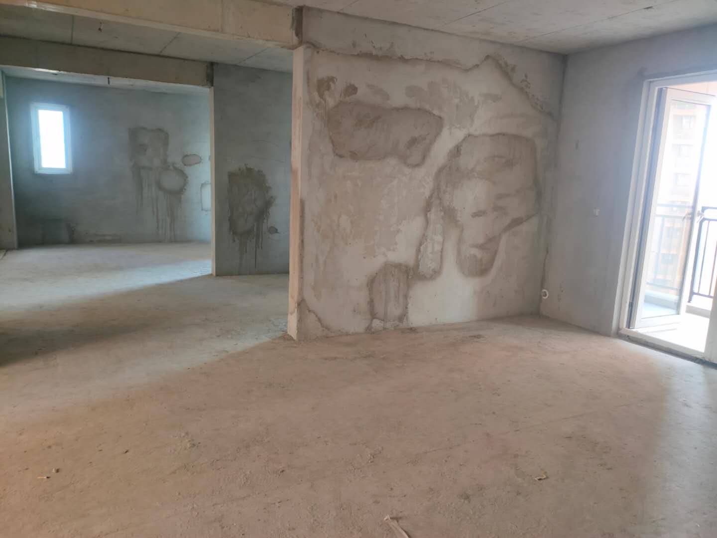 城西大盘满庭春毛坯南北通透全天采光证满2