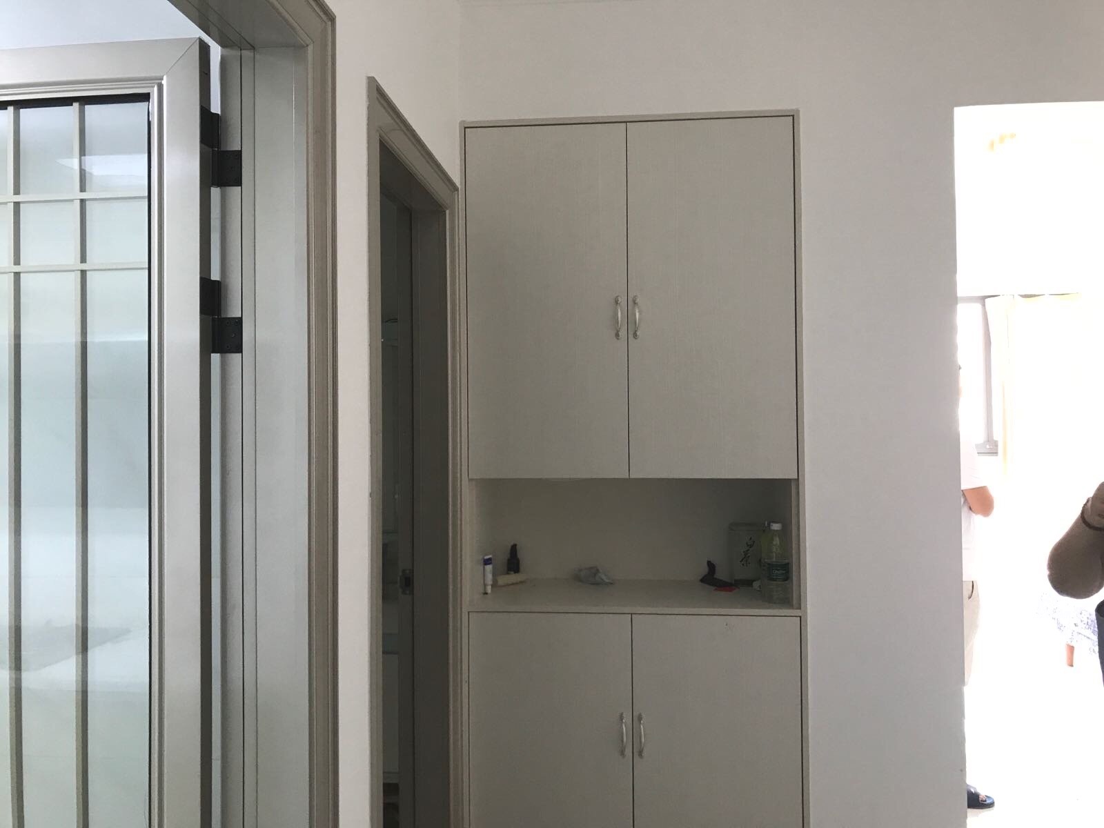 一中对面上苑一品2室2厅1卫精装修家具家电全配！