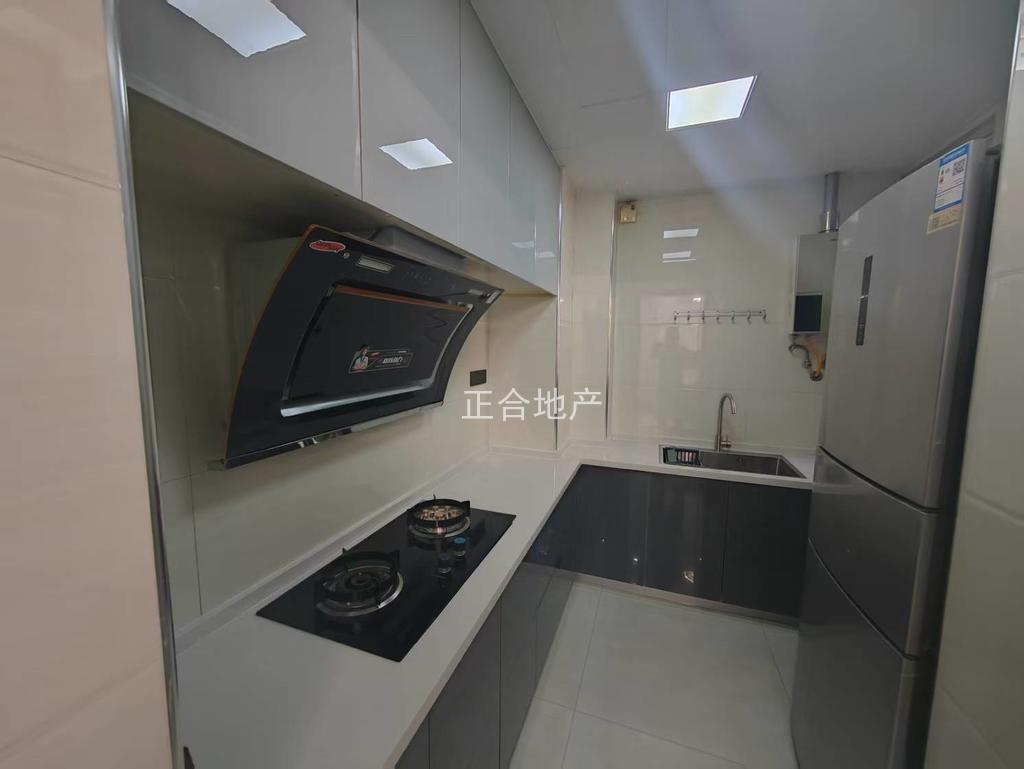 诚心出售，满庭春，供暖房，电梯好楼层，精装三房，仙桃xiao学新三中,证满二年