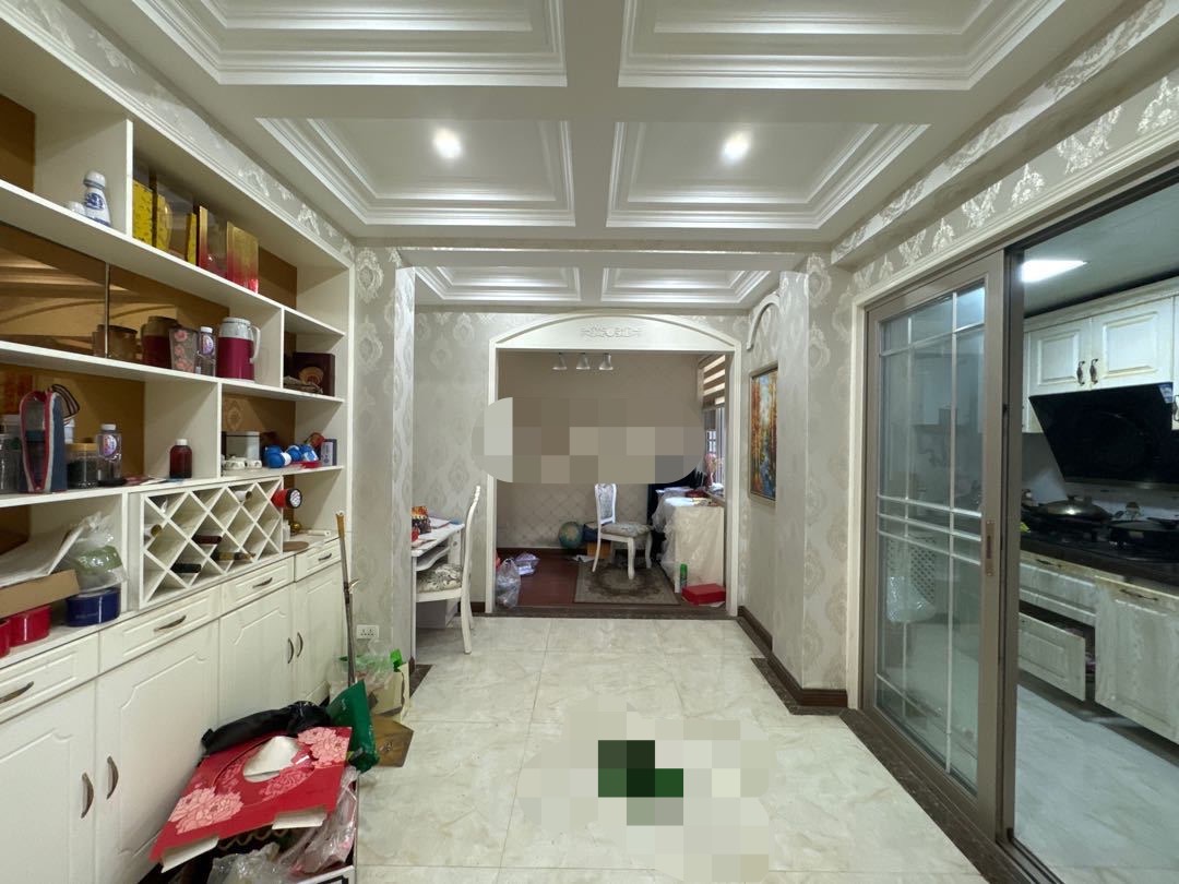 171，房东亏本出售，元泰A区，精装三房，新三中旁，成色新