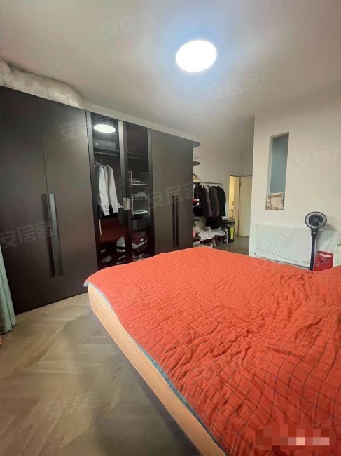 235，德政园，全屋暖气片，步梯天花板，全屋品牌家电家私，有院子停车，老证