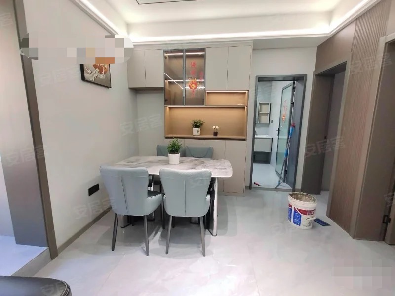 降价了，武商旁边，精装三房两卫，步梯2楼，二中+四中+龙华山晓学，证满二，南北通透，有院子停车