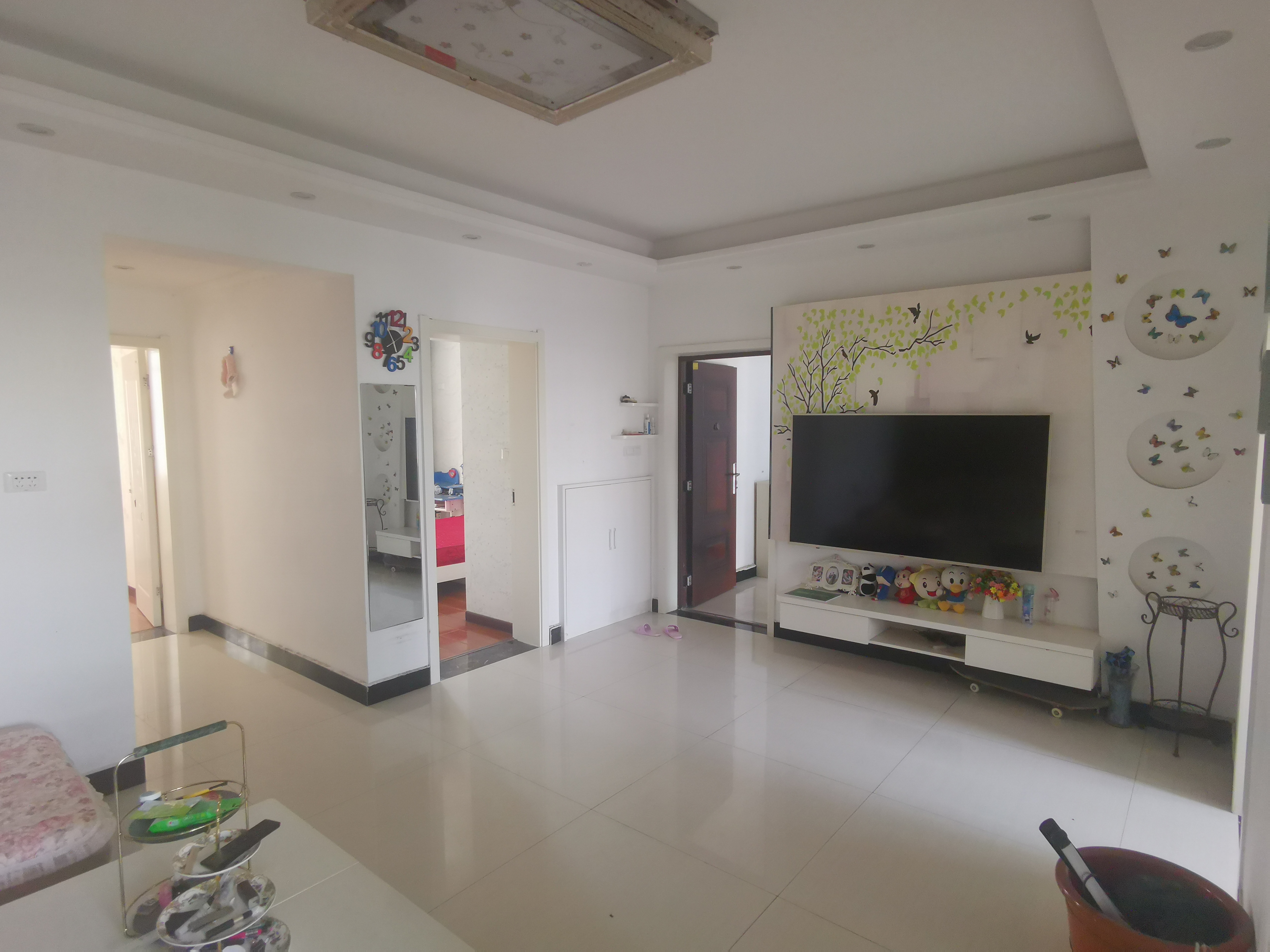 恒大名苑 精装2房 带一下小书房  南北通透老证税费低 看房方便