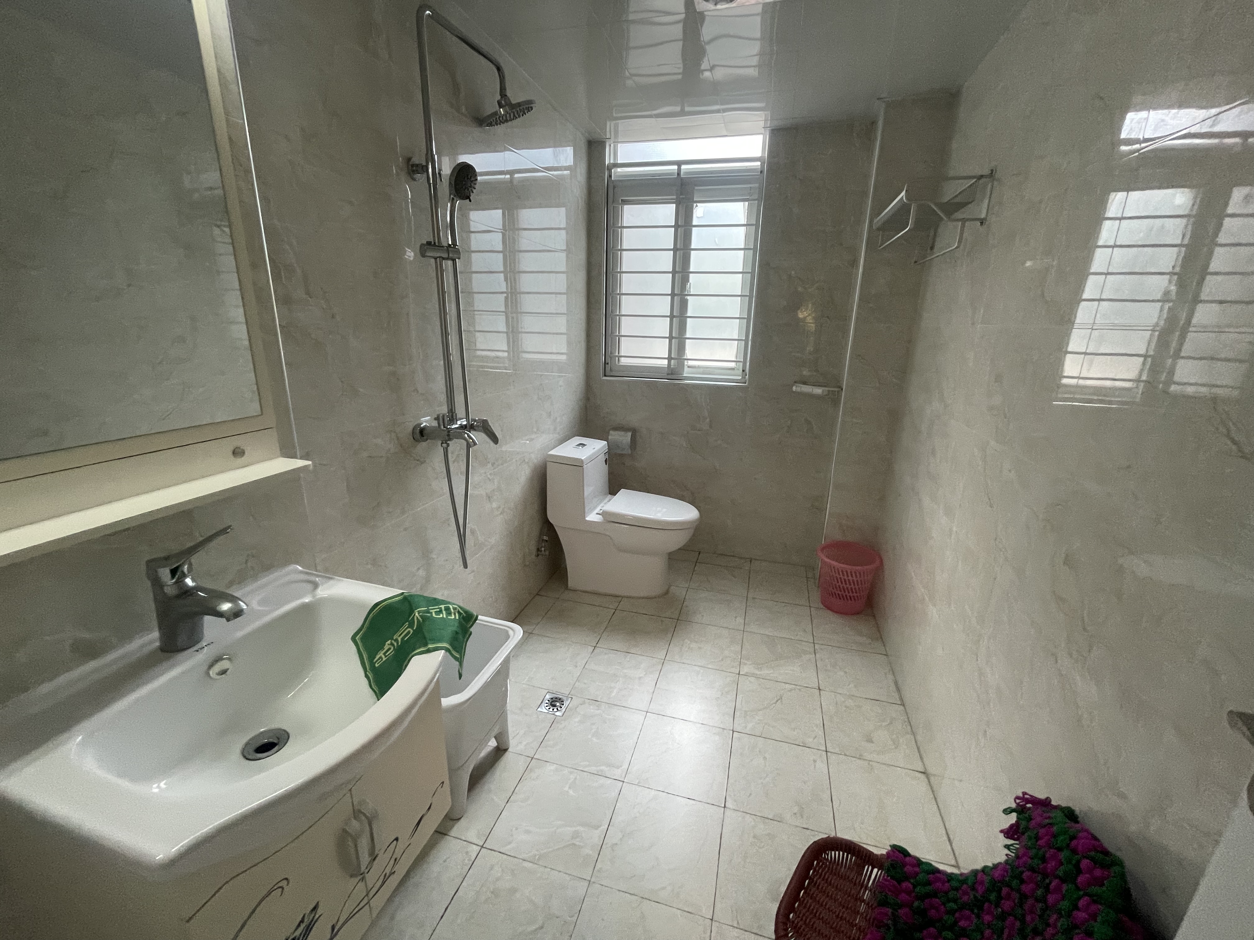 世纪雅园.电梯房.好楼层.妇幼.配套成熟.业主外地置业急卖.拎包入住