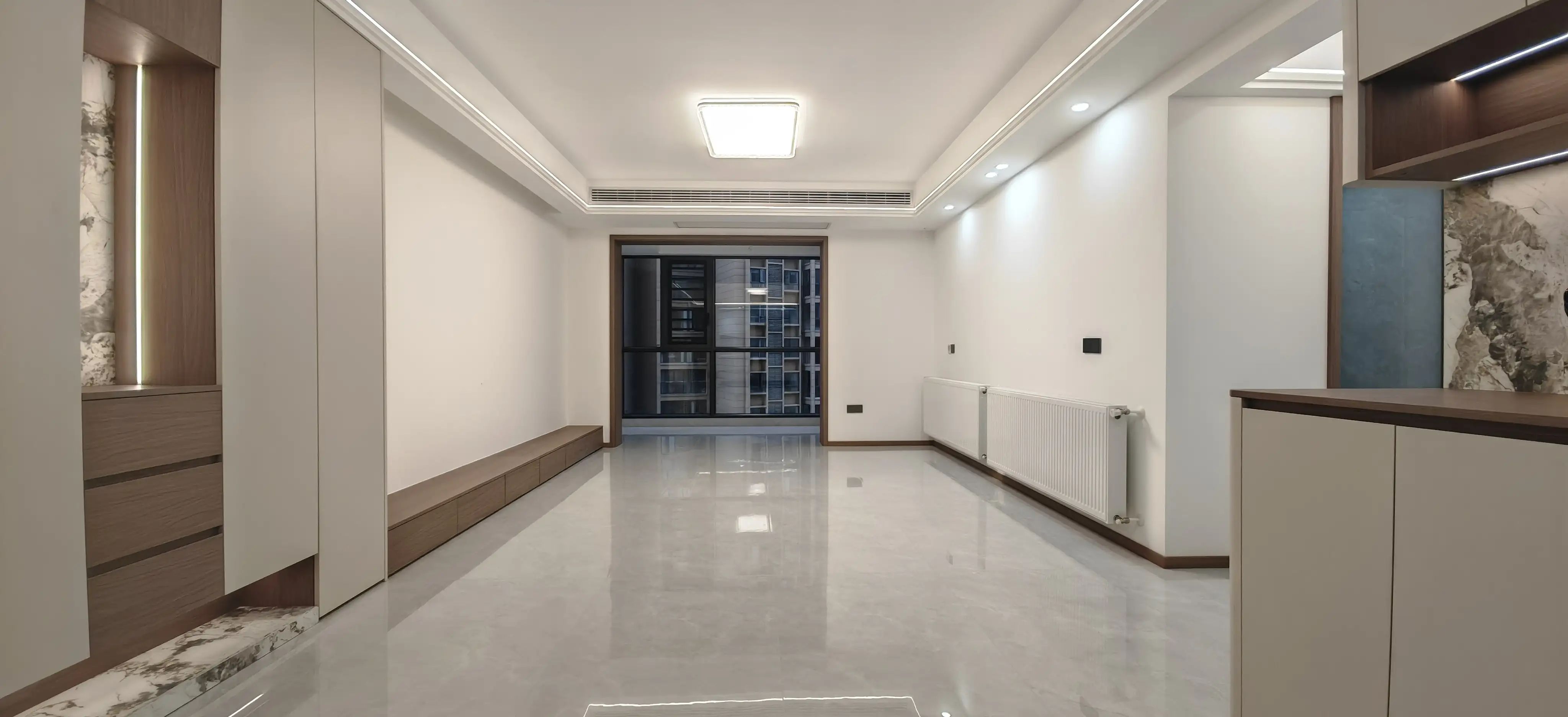 二中二小正对面，森林国际，旁边沔阳公园，好楼层，全新装修，一天未住！