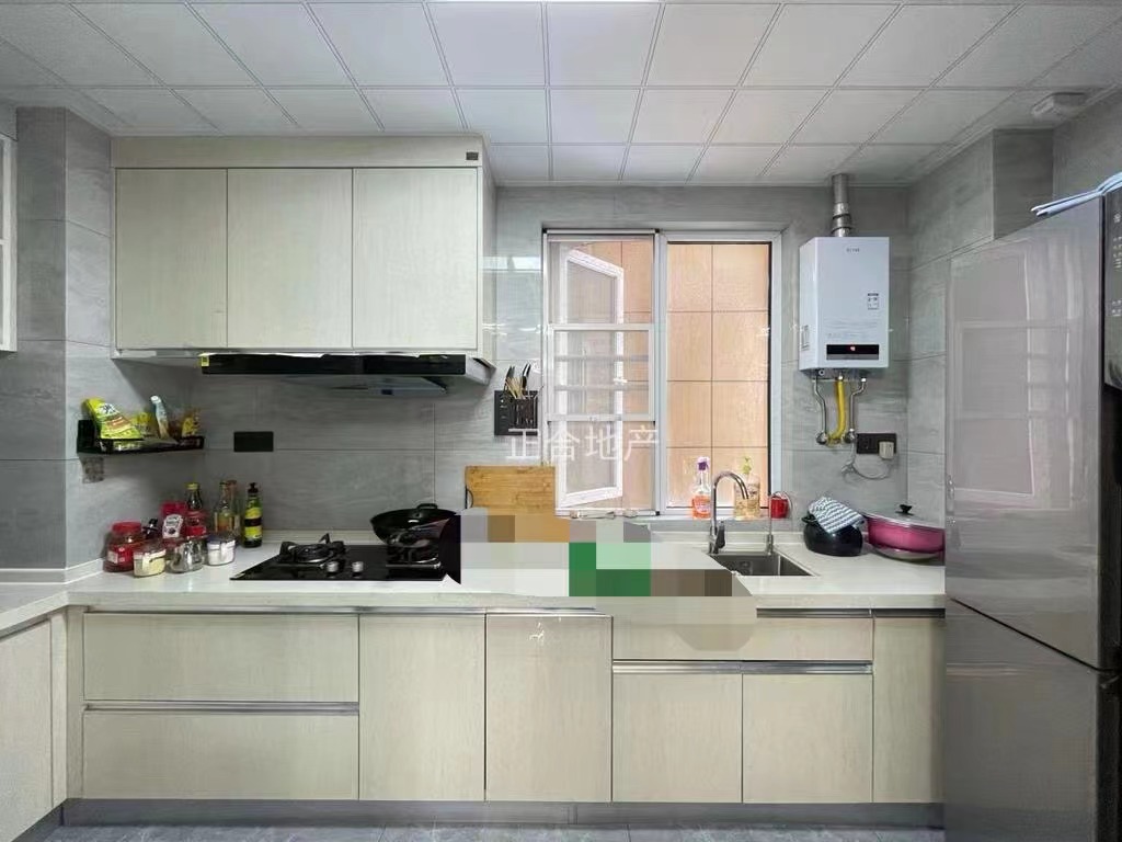 167，急售，森林国际，湖景房，双阳台，精装三房，9成新，电梯中层，满二