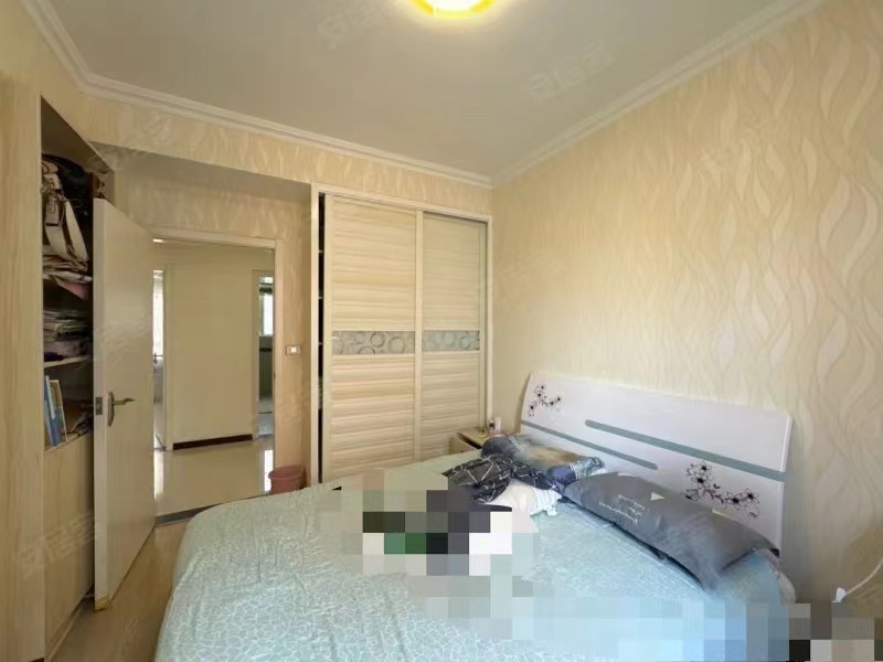 94，便宜好房，紫金城，电梯11楼，电梯小高层，精装大三房，南北通透边户