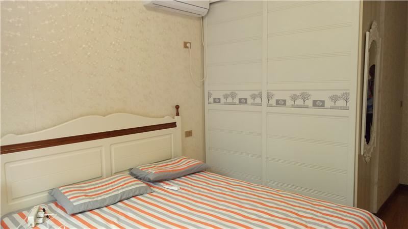 绿地华庭140精装修满二赠送小阳台步梯楼层好