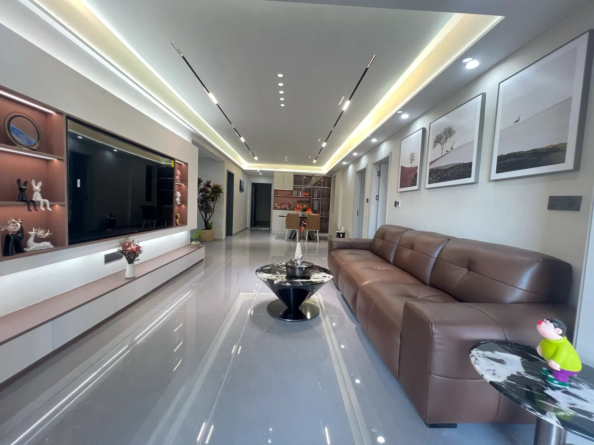 二中‮小二‬对面，森林国际，新全‬装修‮房三‬两卫，​电梯9楼，证满二，拎包‬入住