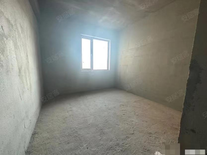 20，房东亏本出，40多万城南电梯房，电梯16层，证件满二，捡漏