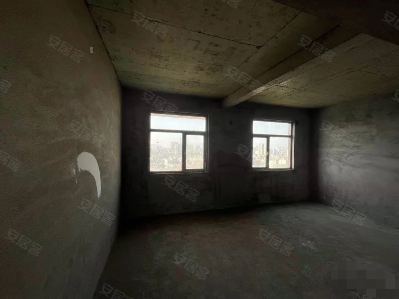 捡漏，城南，新街，电梯好楼层​，单价4000，沔阳xiao学新三中，证满二