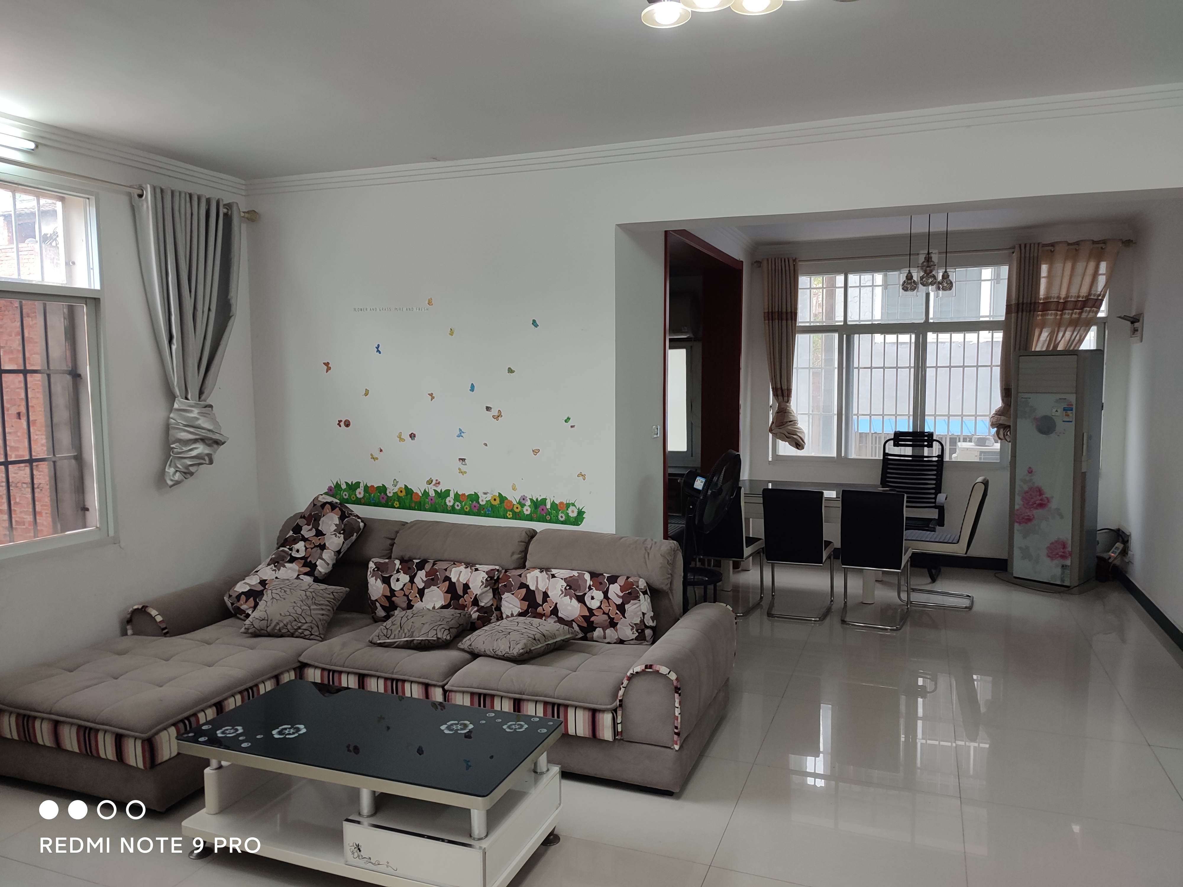 油炸湾附近精装大两房 通风采光效果好 家室家电齐全 价格便宜 欢迎来电咨询