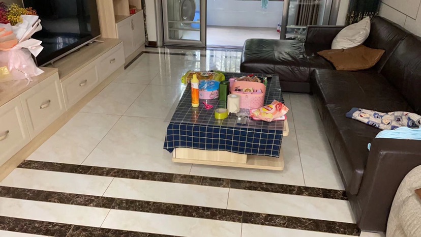 新城一号电梯小高层，送超大露台，交通便利，上学方便，急售