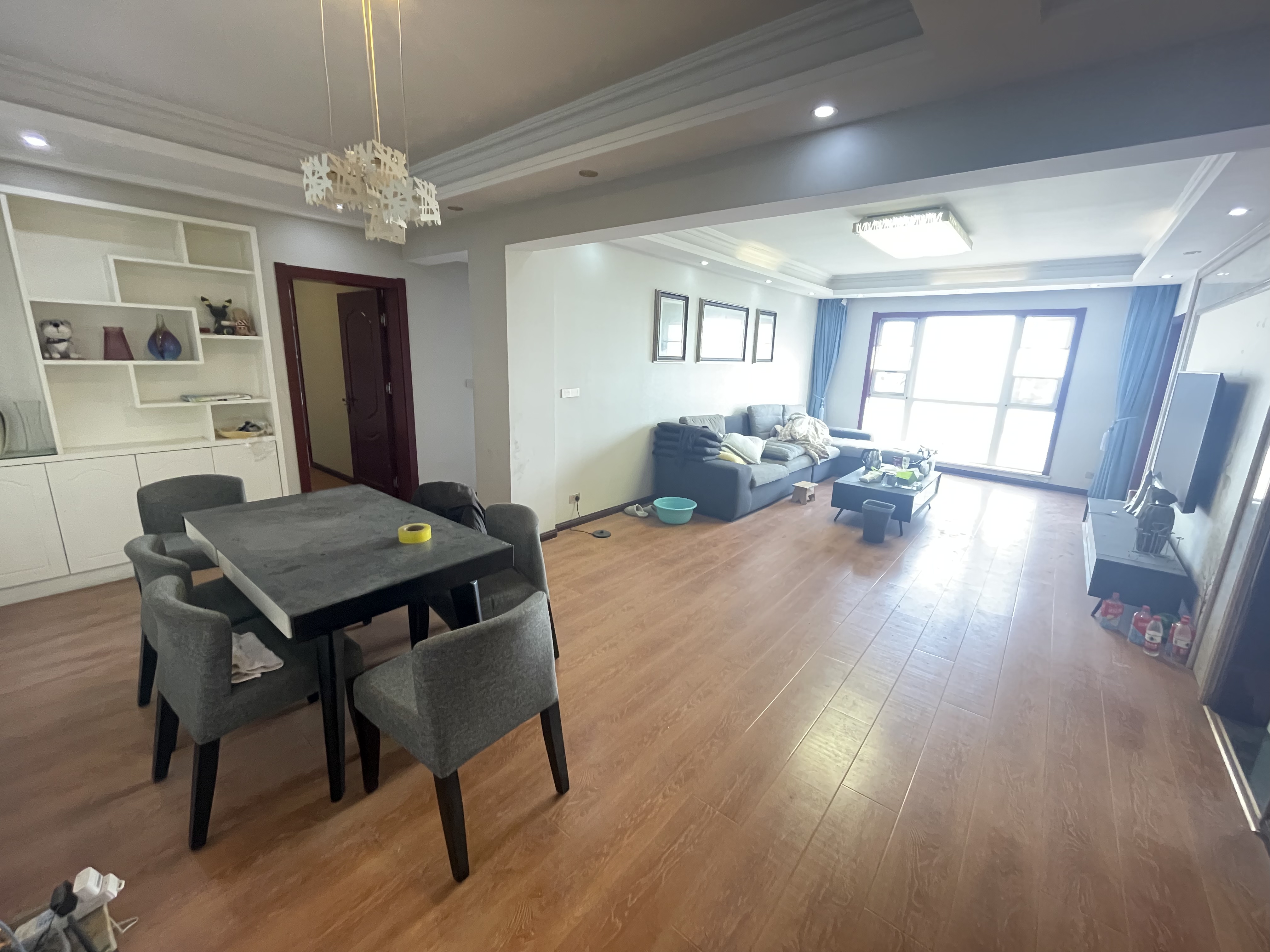 福星城.精装三房.小区出行方便.证件满二.看房方便